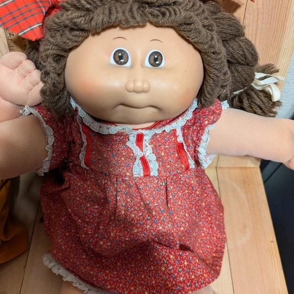 Cabbage patch kids Xavier Roberts edition Dolls - Orange and Red Outfits - Picture 5 of 12